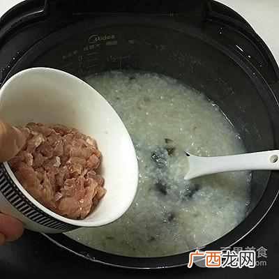 皮蛋瘦肉粥怎么做好吃（皮蛋瘦肉粥里面要放什