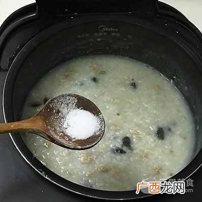 皮蛋瘦肉粥怎么做好吃（皮蛋瘦肉粥里面要放什