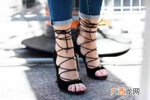 腿粗短穿什么单鞋好看吗（夏季小个子女生穿什