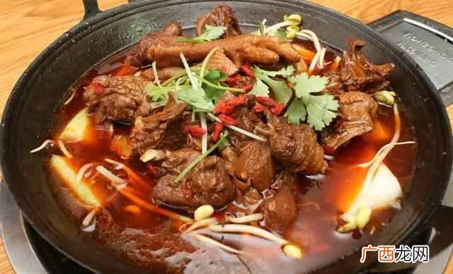铁锅柴鸡放什么香料（在家自己怎么做铁锅柴鸡