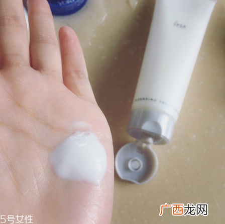 ipsa洗面奶和雅诗兰黛洗面奶哪个好用