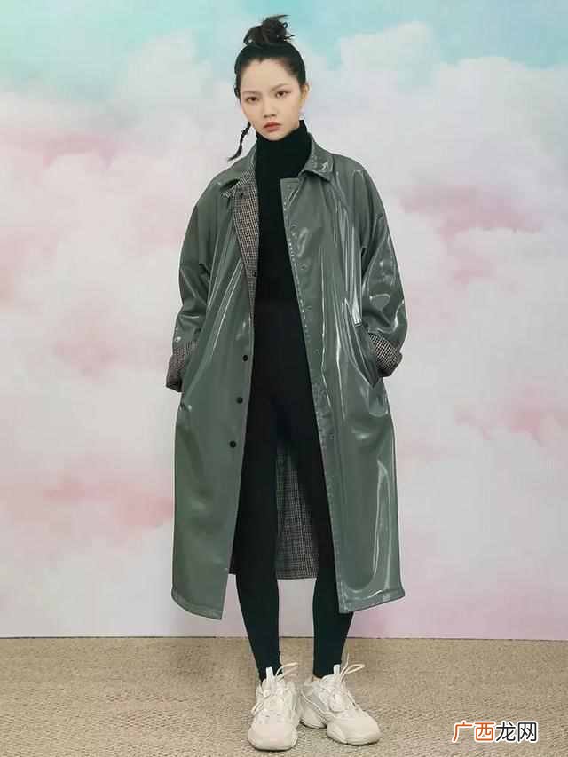 墨绿色服装搭配指南 墨绿色配什么颜色衣服
