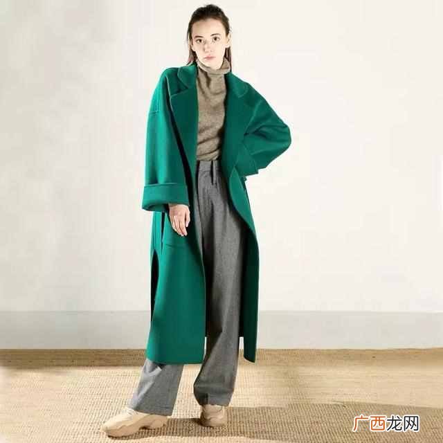 墨绿色服装搭配指南 墨绿色配什么颜色衣服
