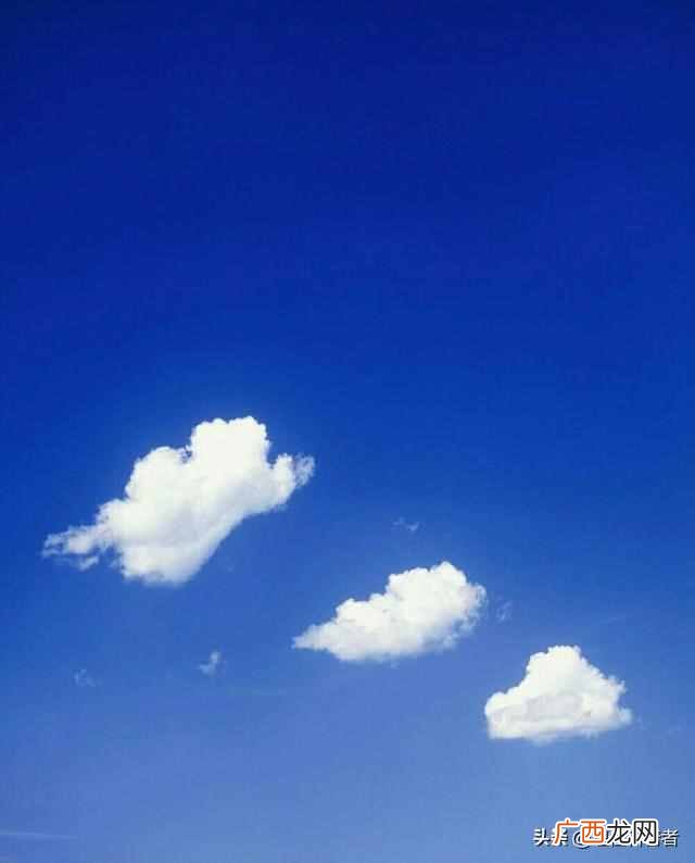 为什么天空是蓝色的 蓝色天空是什么意思