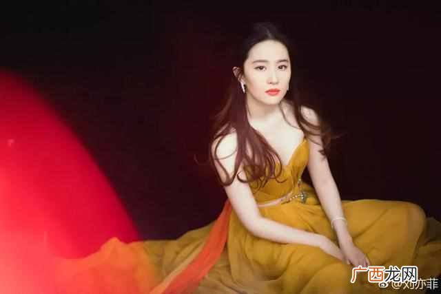 蓝宝石配什么颜色衣服（珠宝和衣服应该怎么搭