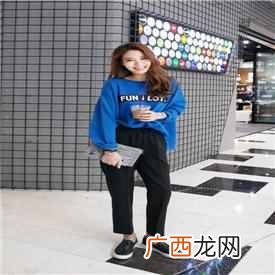 裤子和上衣搭配什么颜色（女生蓝色上衣配什么