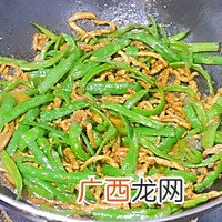 青椒肉丝，这样炒太好吃了。