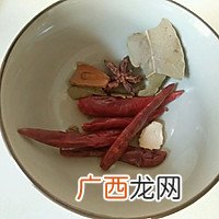 小鸡炖蘑菇