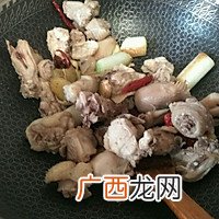 小鸡炖蘑菇
