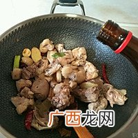 小鸡炖蘑菇