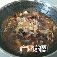 小鸡炖蘑菇