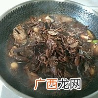 小鸡炖蘑菇