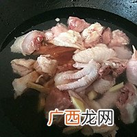 小鸡炖蘑菇