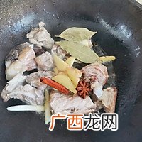 排骨土豆炖豆角