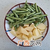 排骨土豆炖豆角