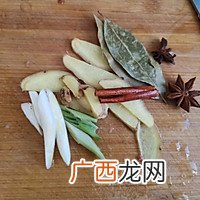 排骨土豆炖豆角