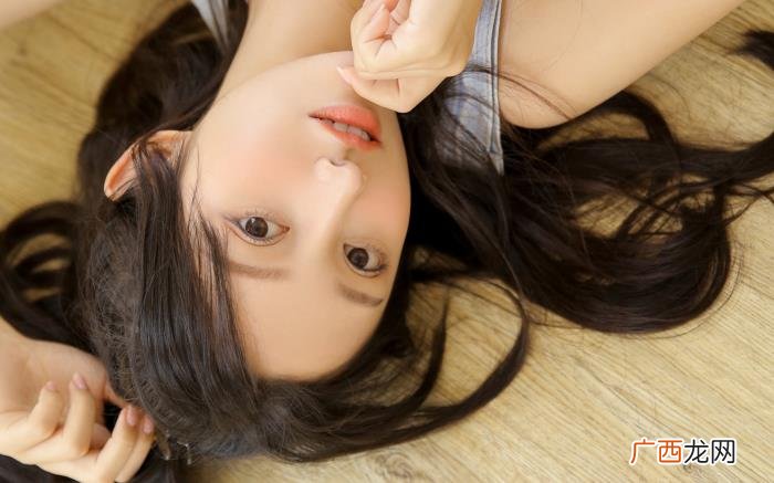 如何和女孩子聊天找共同话题，你跟心仪女生聊天时