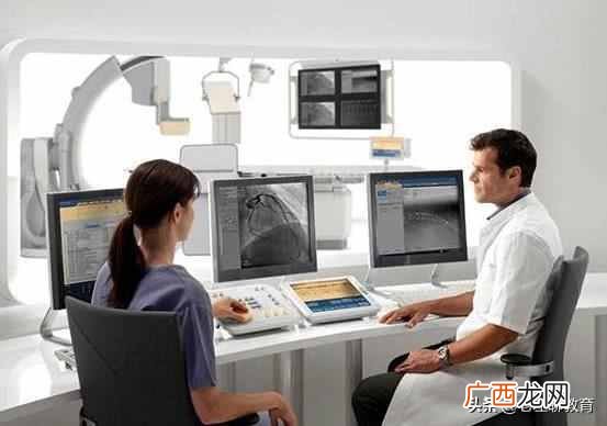 过几年什么专业最吃香（介绍一些容易就业比较