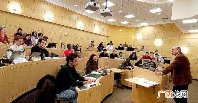 英国留学一年费用要多少(英国留学学费贵不贵
