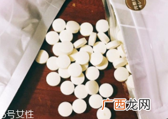 脸上有斑点怎么去除?食疗/精华/面膜三管齐下