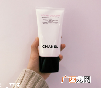 香奈儿美白洗面奶好用吗？摸着良心推荐