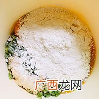 补钙小葱鸡蛋饼