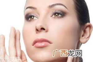 美白精华可以常年使用吗？春秋用最好
