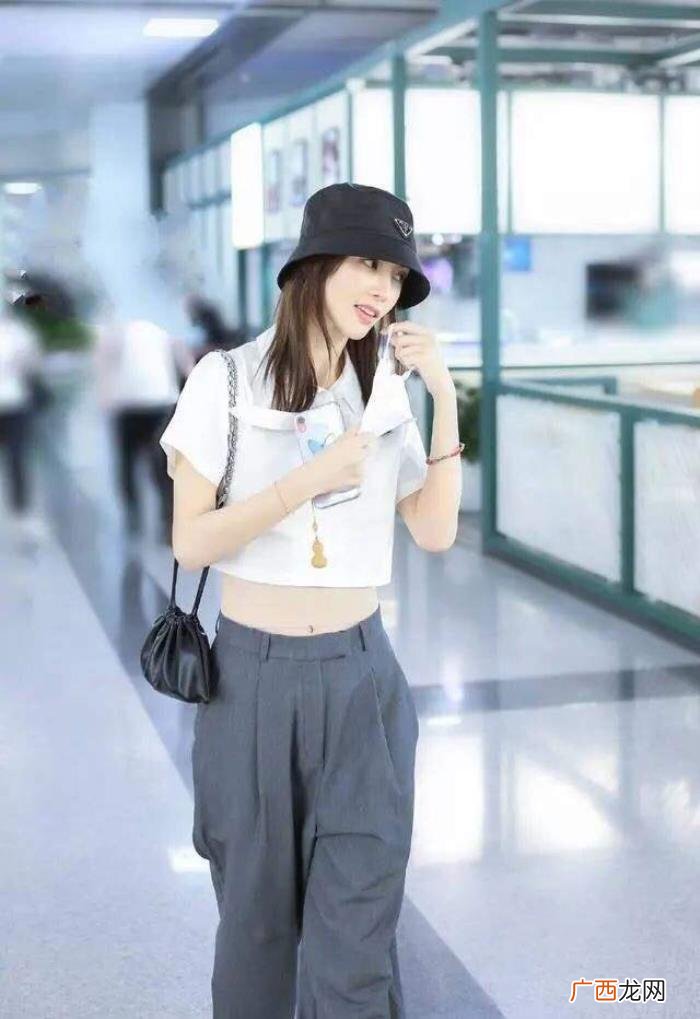 金晨身材比例好吗,金晨又成功穿出三七分比例身材