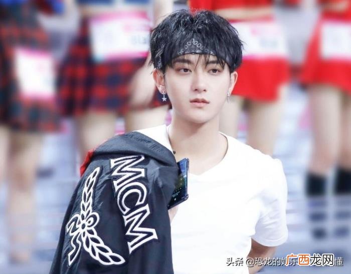 黄子韬爱李知恩,李知恩和黄子韬认识吗