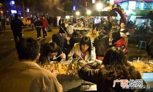 不起眼的暴利小生意,不起眼的暴利小生意摆地摊