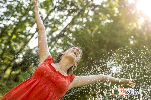 吃什么可以让人开心