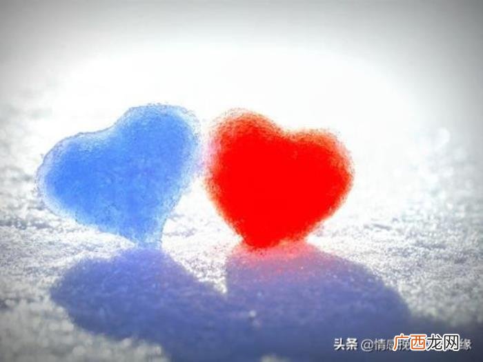 情侣怎么聊天才不无聊，情侣之间找不到话题