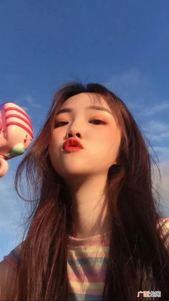 抖音爆火的漂亮小姐姐壁纸 抖音最近很火的图片