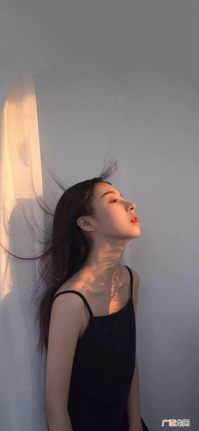 抖音爆火的漂亮小姐姐壁纸 抖音最近很火的图片
