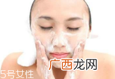 洁面乳和洗面奶是一种产品吗？洗面奶适合干皮