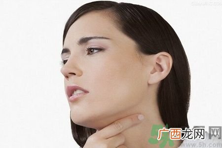 喉咙好痛怎么办咽口水都痛温盐水漱口效果好