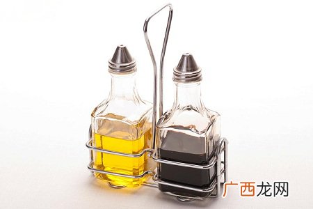 脚后跟破裂流血怎么办?这样做很有效