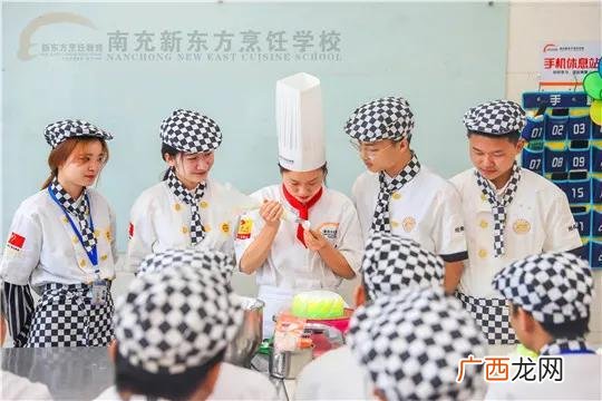 初中毕业学啥好,初中毕业女生的出路要向苏州新东方西点