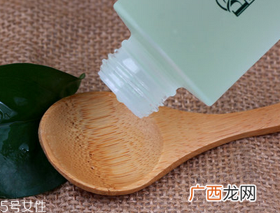 怎么挑选化妆水？护肤的第一步