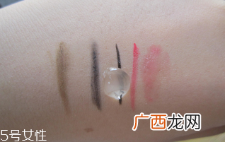 Curel卸妆啫喱适合敏感皮吗？无酒精敏感皮专用