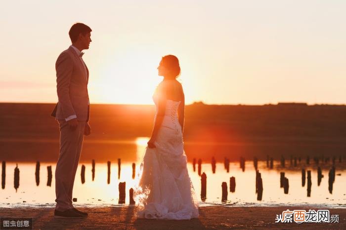 来看看二婚领结婚证的流程。 离异结婚需要哪些证件