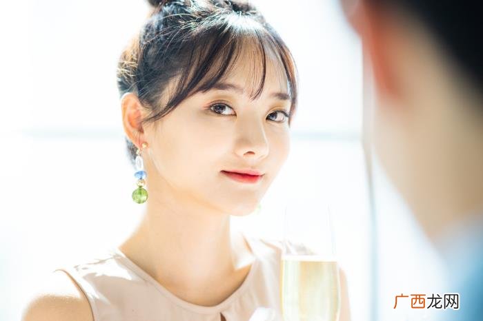 离婚女人和未婚男人爱情 未婚男和离异女结婚合适吗