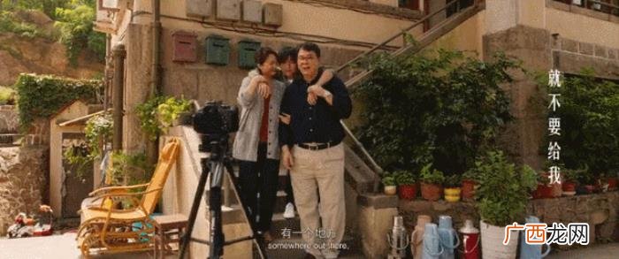 易烊千玺是怎样红起来的，到天才演员易烊千玺的成名之路有多辛酸
