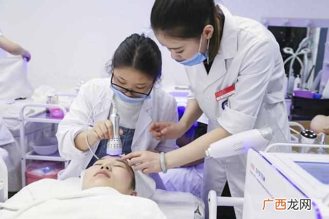 为什么喜欢化妆美容设计这个专业（化妆美容设