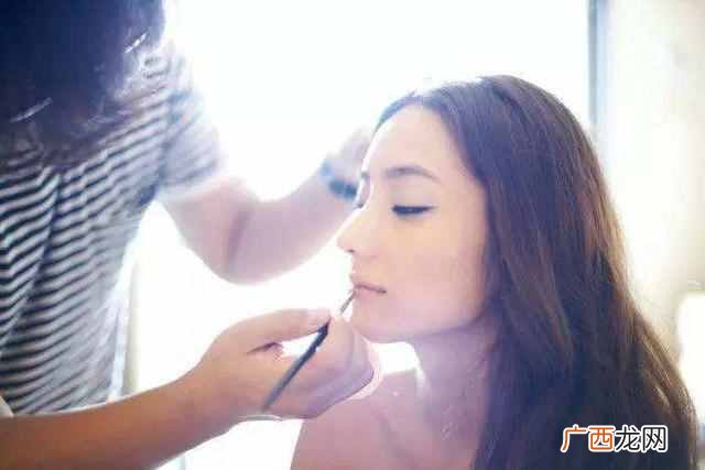 为什么喜欢化妆美容设计这个专业（化妆美容设