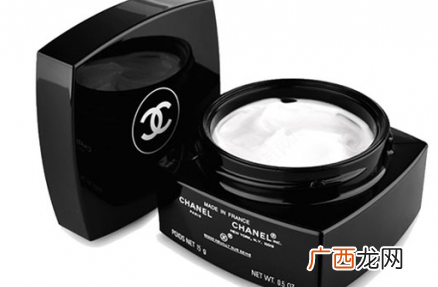 香奈儿眼霜有几种？20岁以上的人就要使用眼霜