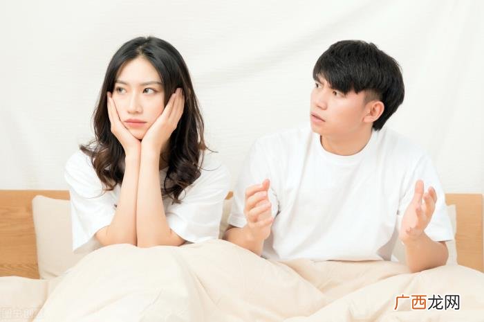 被女朋友拉黑发什么信息挽回，被女朋友拉黑了还能挽回吗