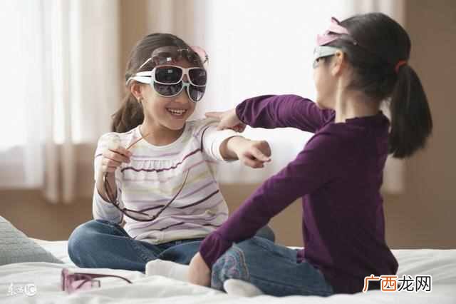 这里有几点原因! 小孩子的衣服什么贵