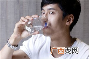喝太多水对肾脏不好吗恐增加肾脏负担