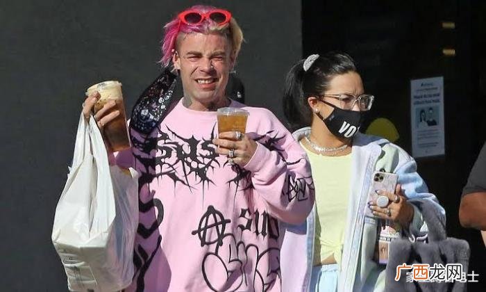 艾薇儿男友颜值一言难尽 艾薇儿离婚